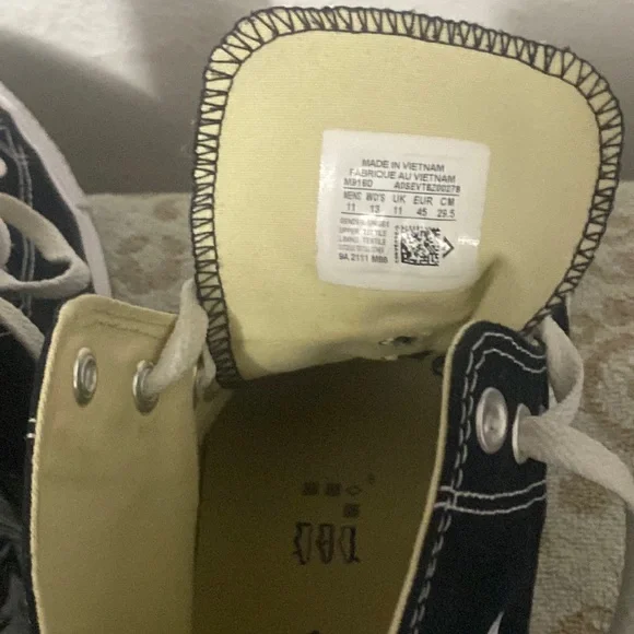 Colin Kaepernick converse high tops -SIGNED- citizen of the year SZ 11